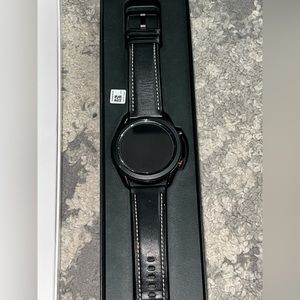 SAMSUNG Galaxy Watch3
LTE | Bluetooth® | Wi-Fi° | GPS